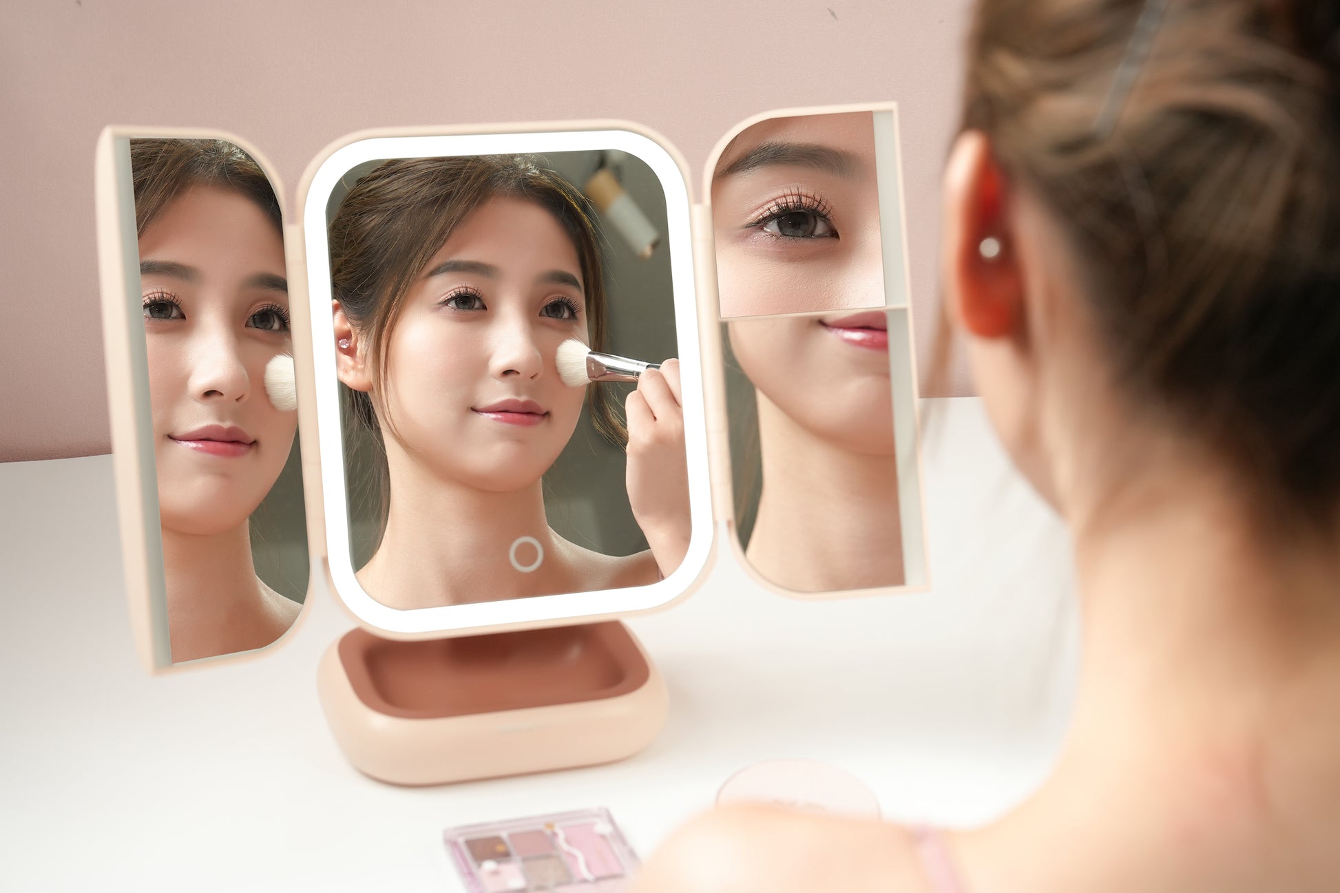 DOCO LAB Battery capacity: 2500mAh, middle mirror lamp bead three-color temperature, one-button touch control, long press stepless dimming, with a 2x mirror, a 5x mirror,